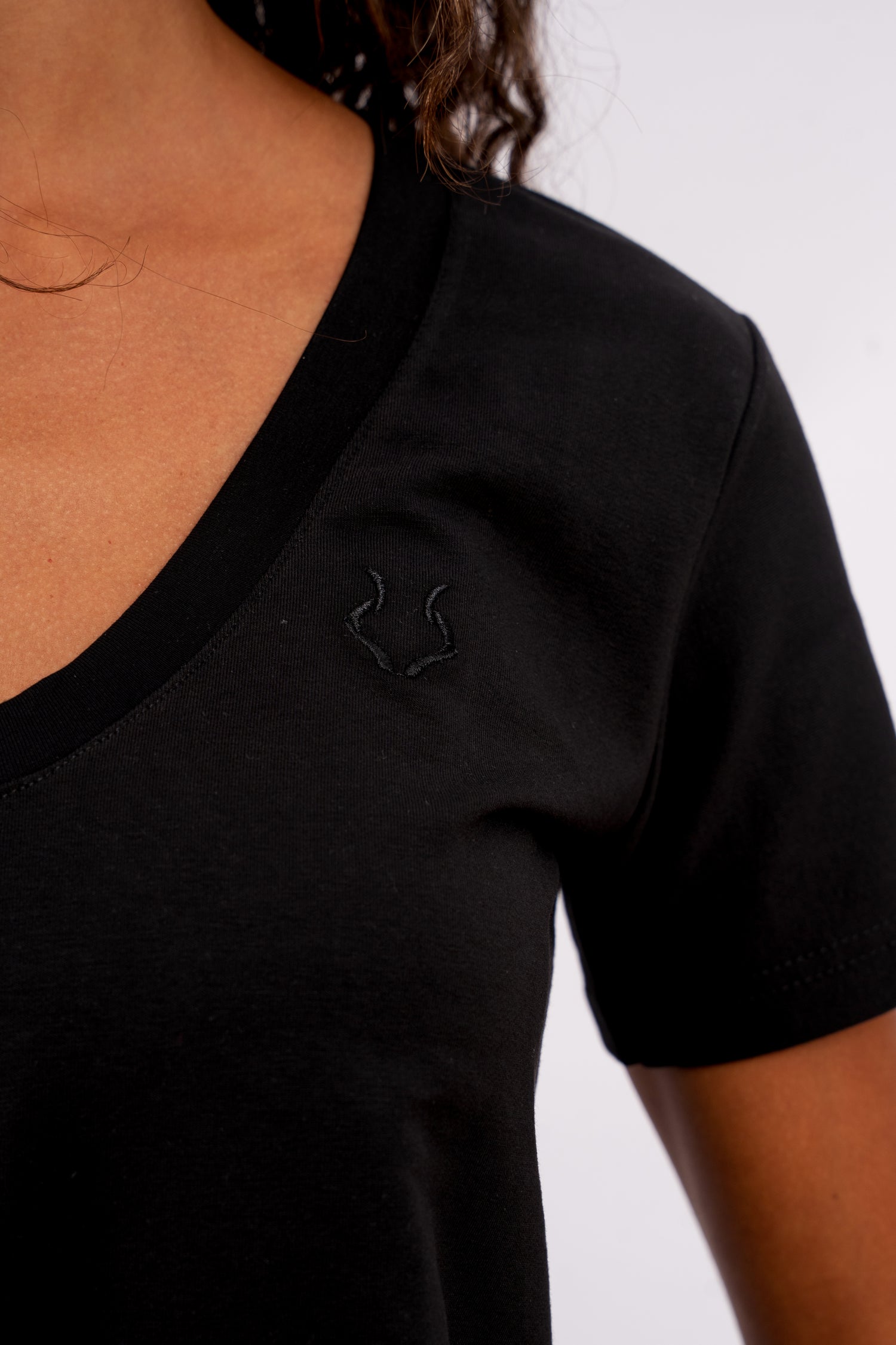 Plain U-Cut Black